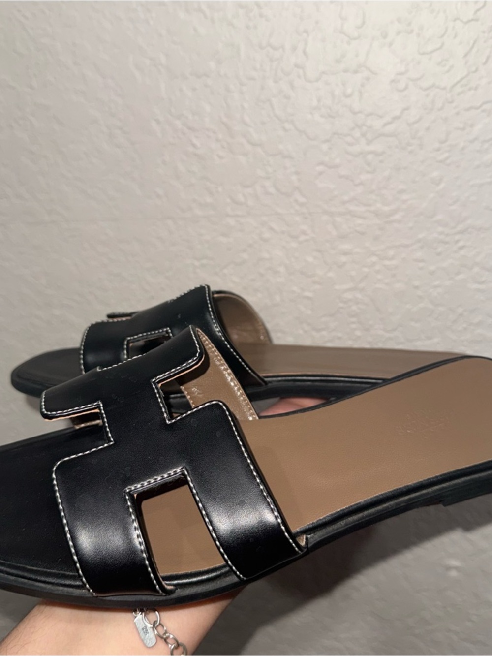 Hermes sandals size 37 - Picture 3 of 7